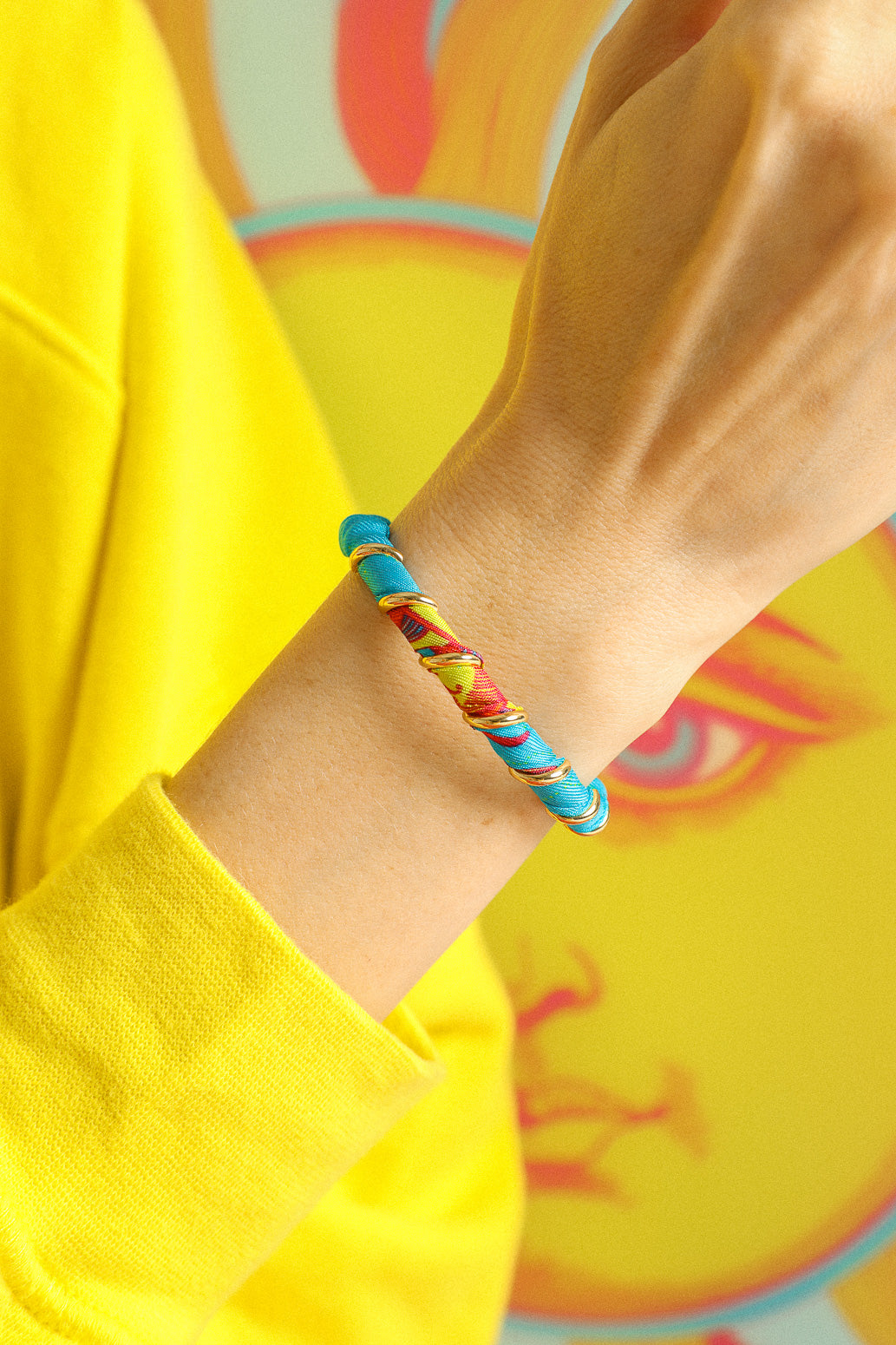 October bracelet, silk-free