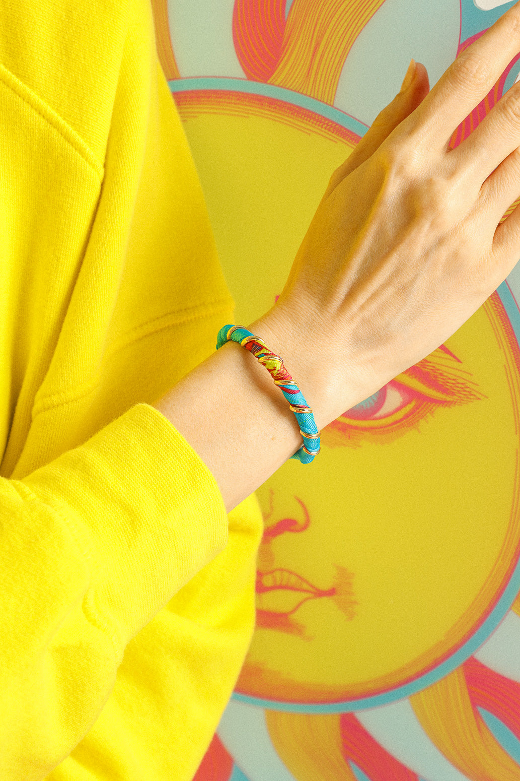 October bracelet, silk-free