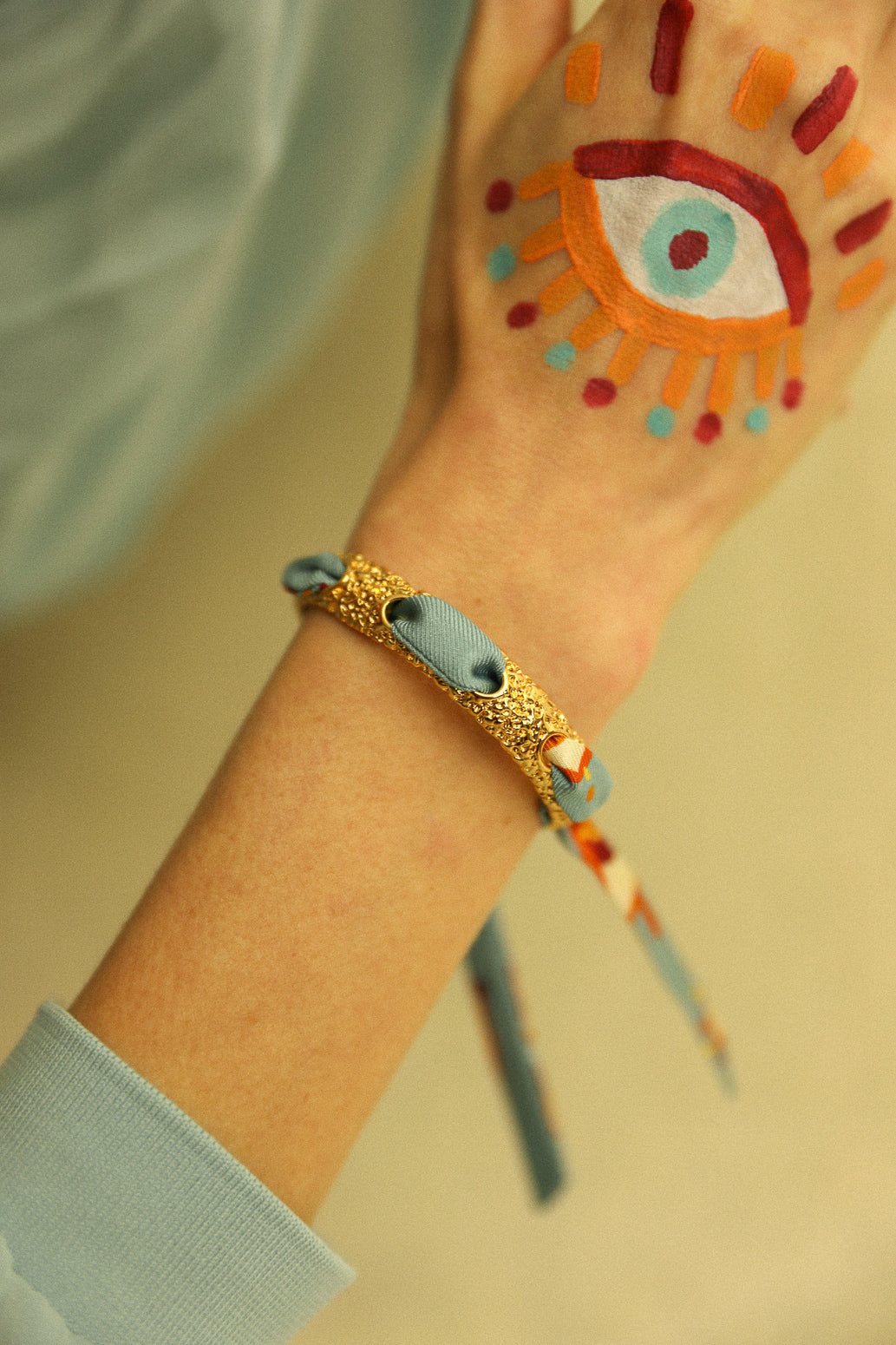 Queen bracelet and its Tarot ribbon, multicolored