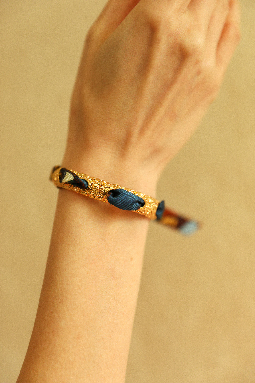 Queen bracelet and its Tarot ribbon, multicolored