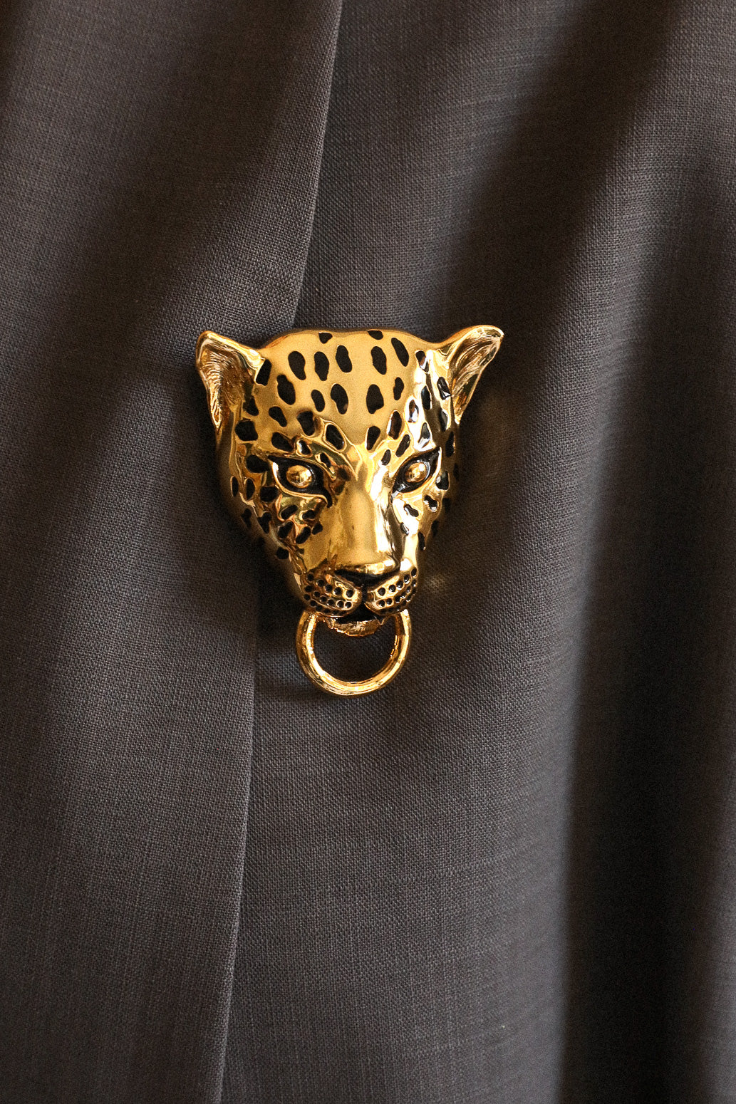 Broche Léopard émaillée or