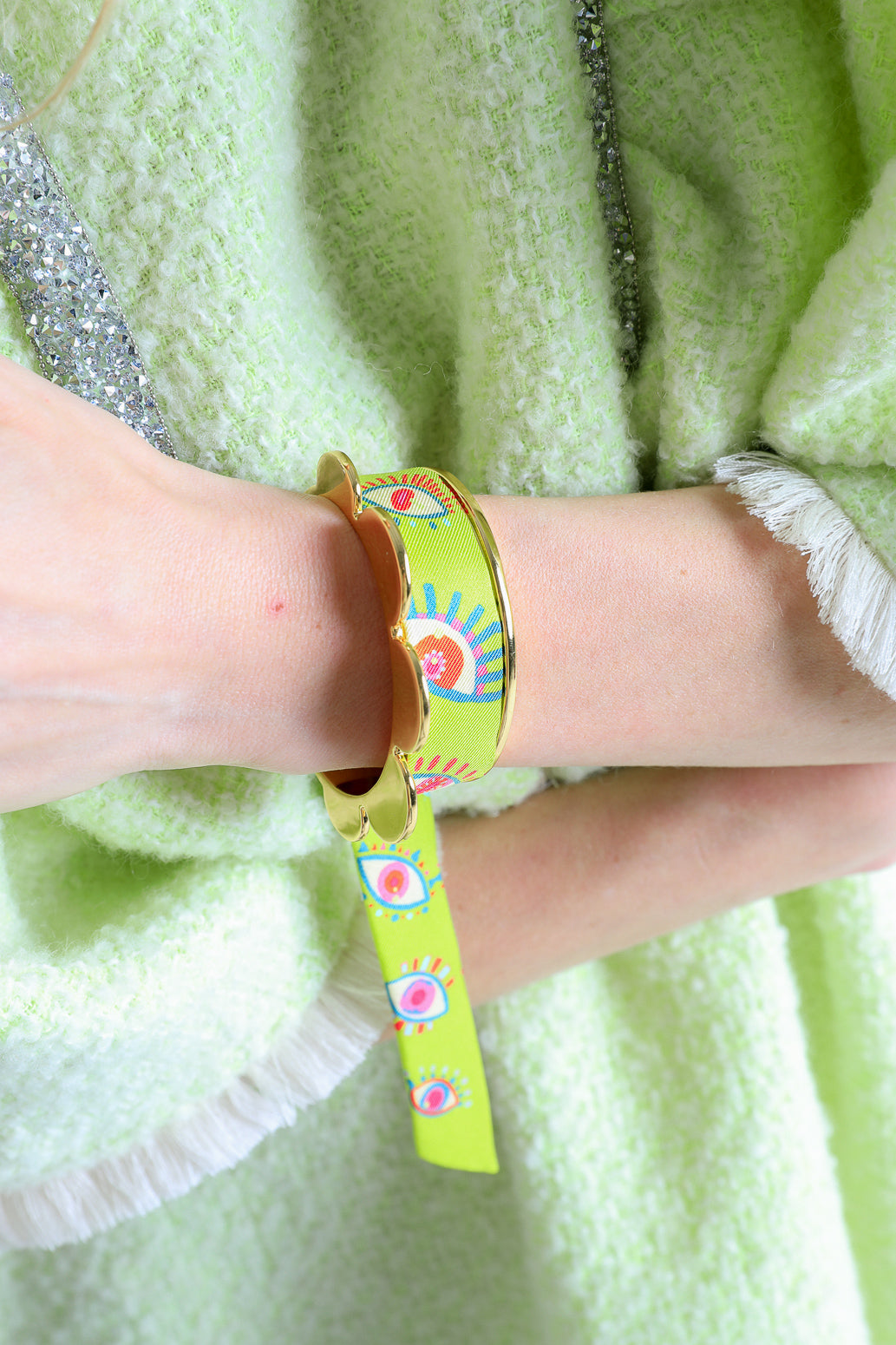 Pennant cuff and ribbon The Blue Words