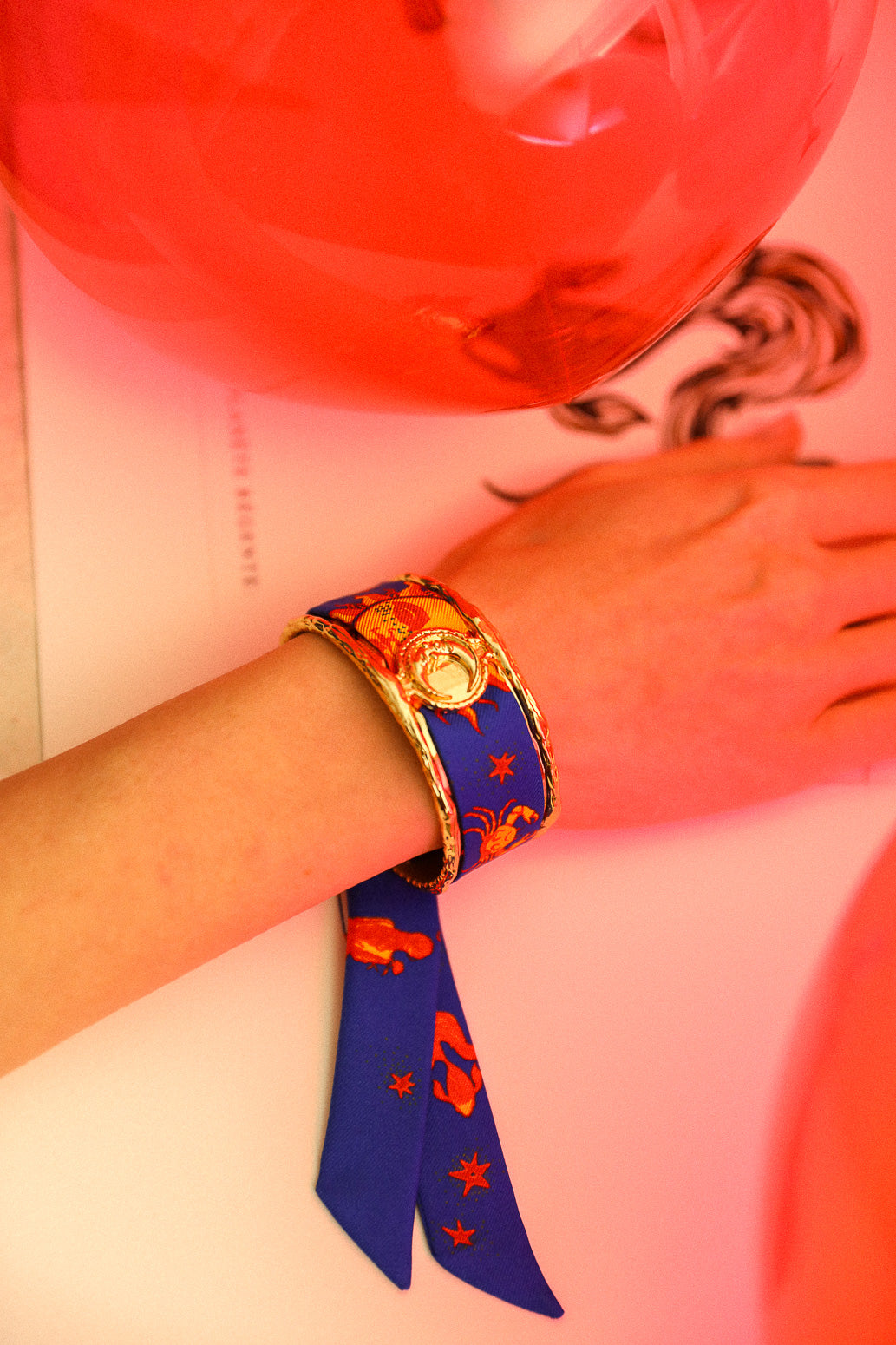 Moon cuff, silk-free