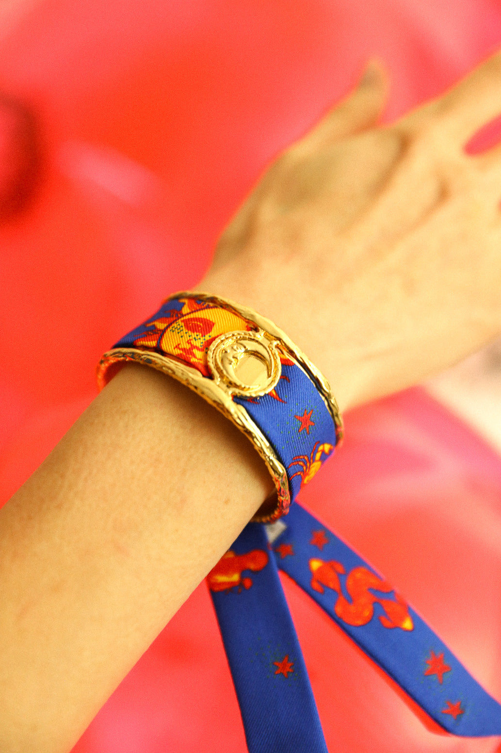 Moon cuff, silk-free