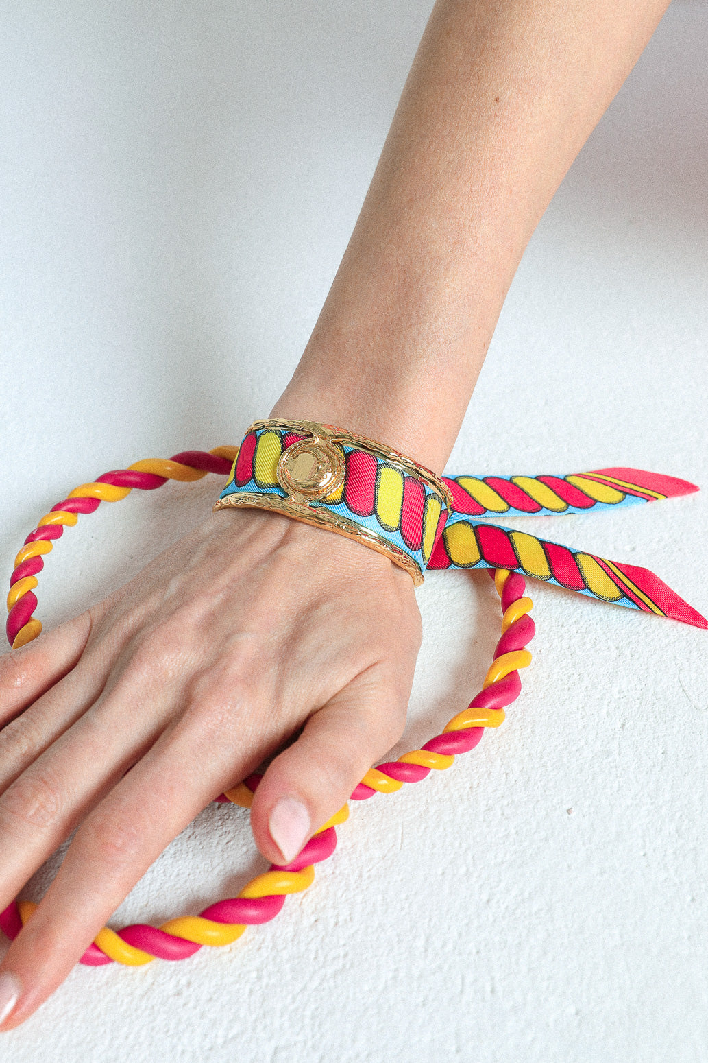 Moon cuff, silk-free