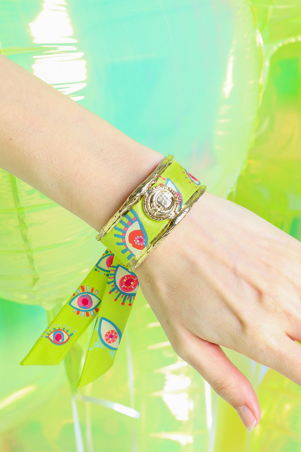 Moon cuff, silk-free