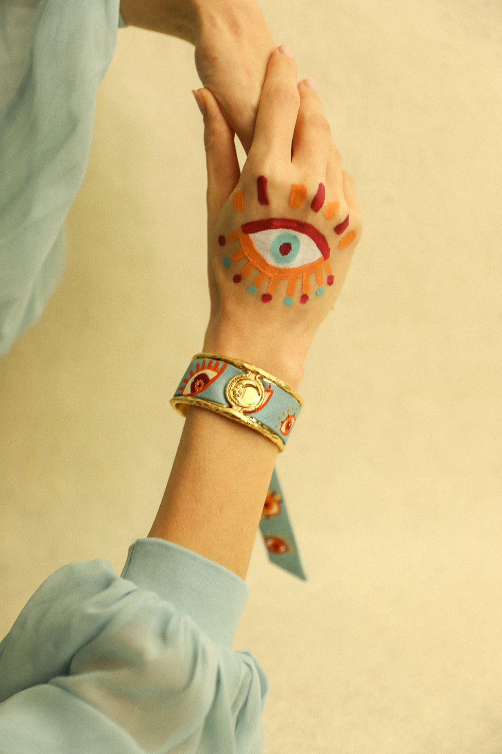 Moon cuff, silk-free