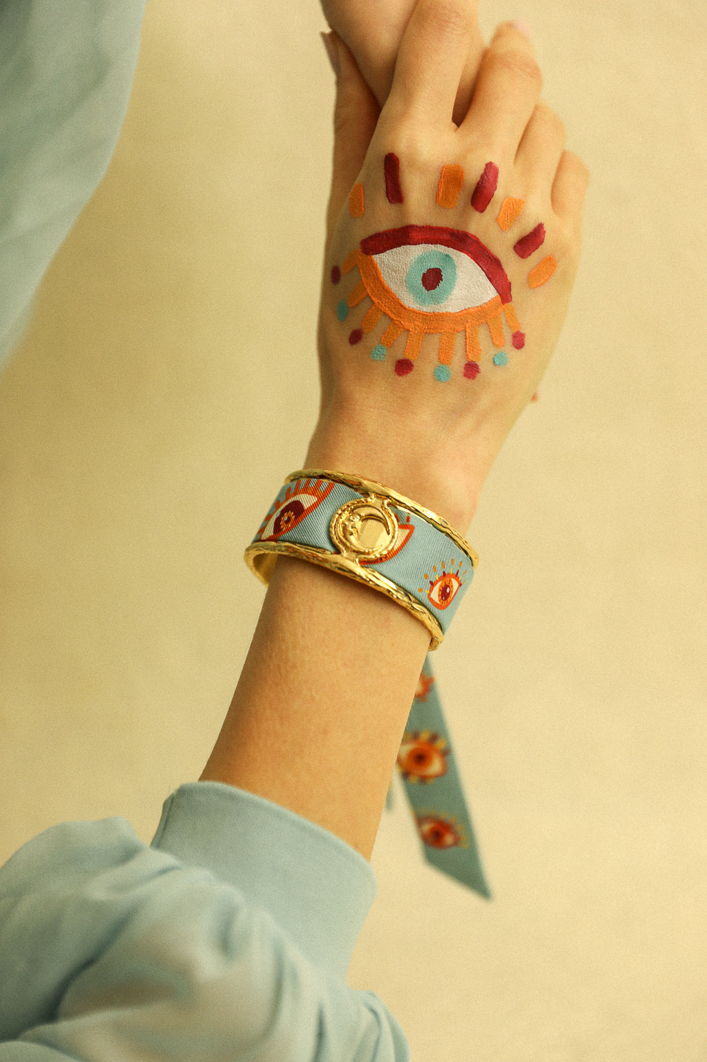 Moon cuff, silk-free