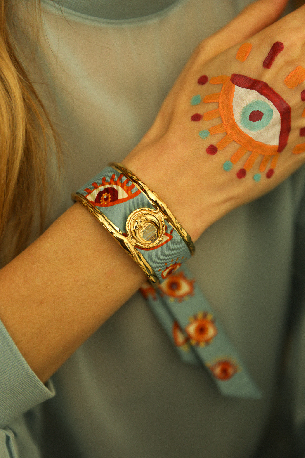 Moon cuff, silk-free