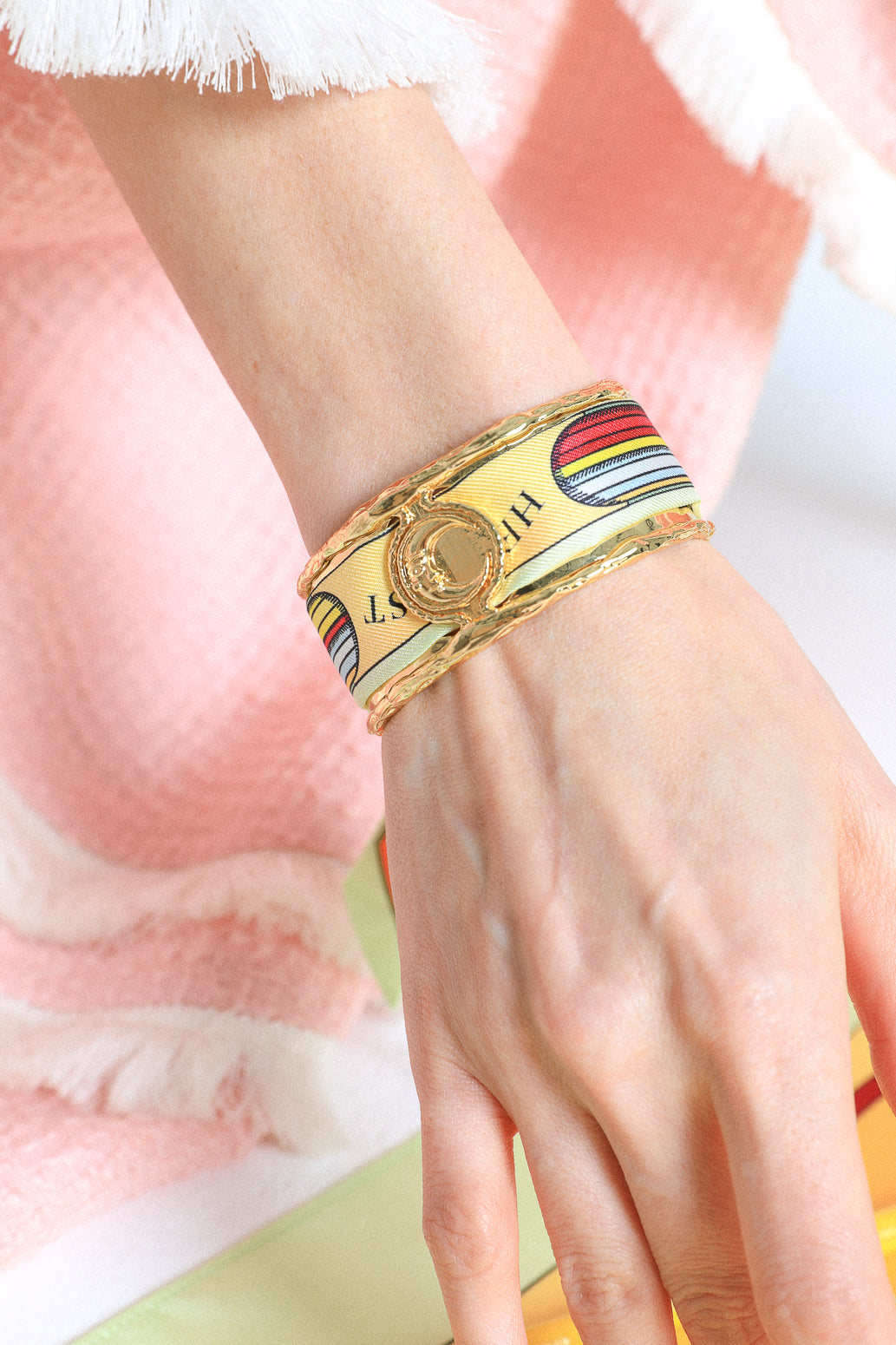Moon cuff, silk-free