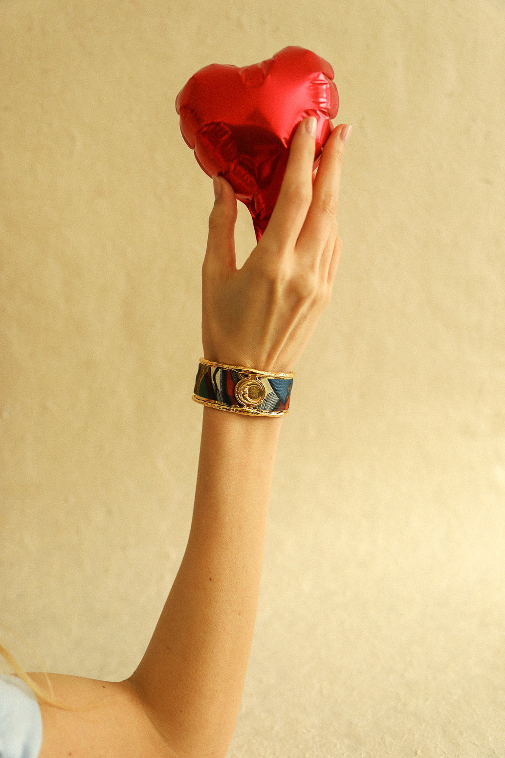 Moon cuff, silk-free