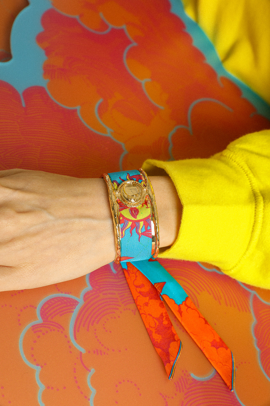 Moon cuff, silk-free