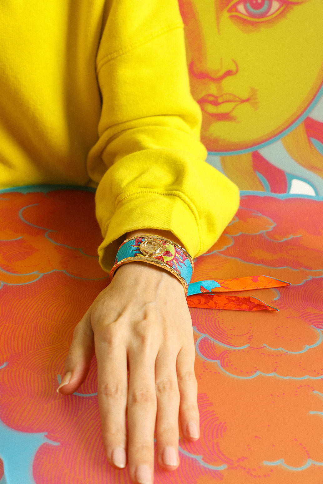 Moon cuff, silk-free
