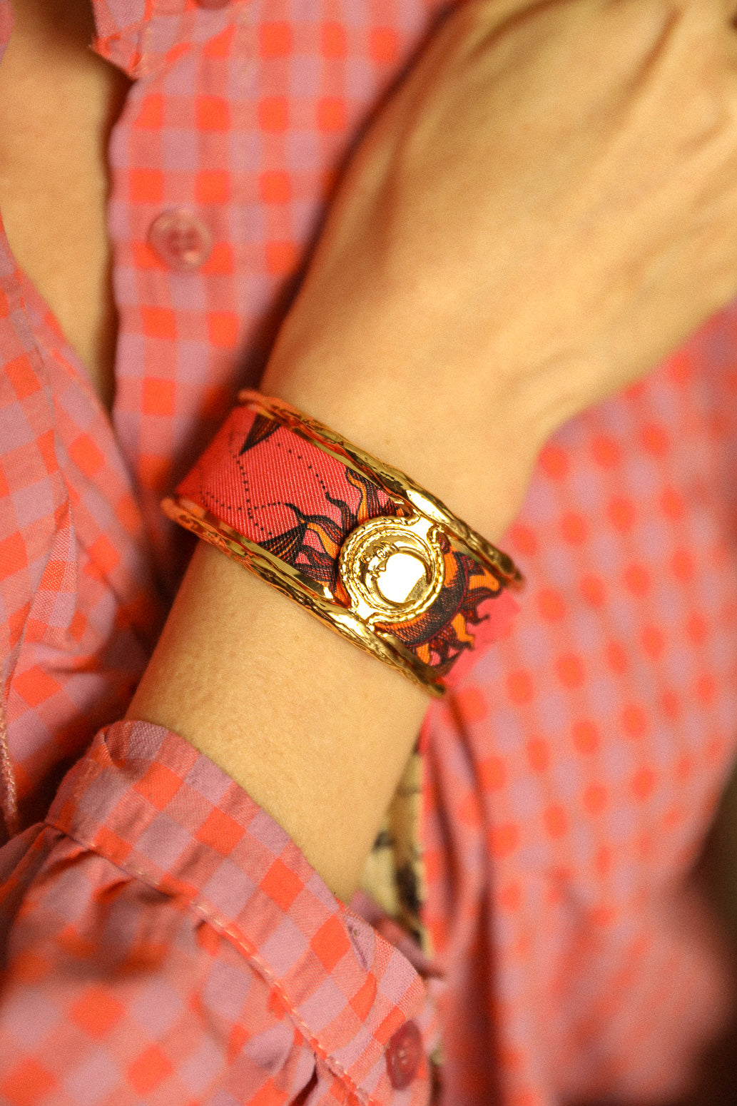 Moon cuff, silk-free