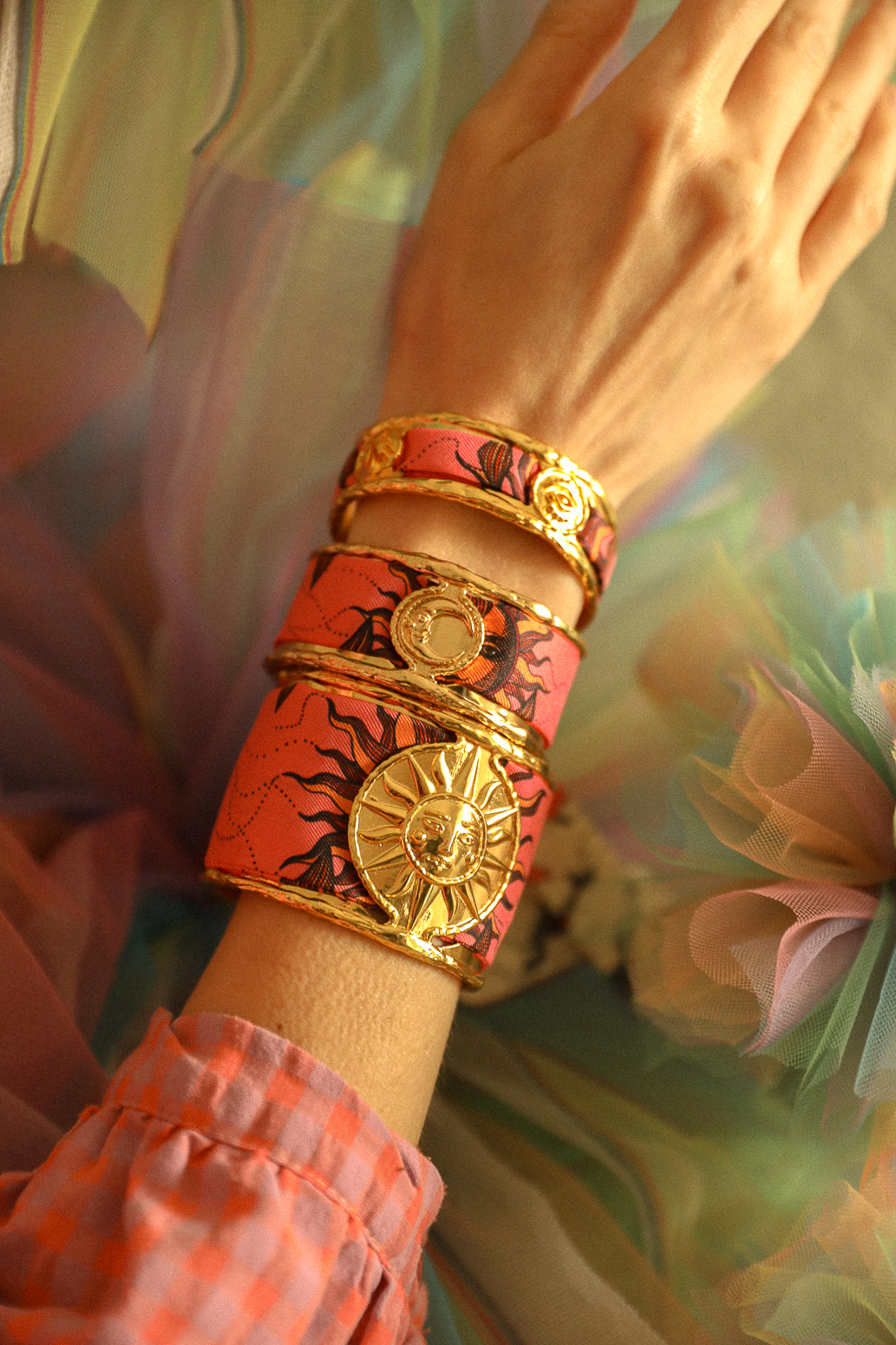 Moon cuff, silk-free