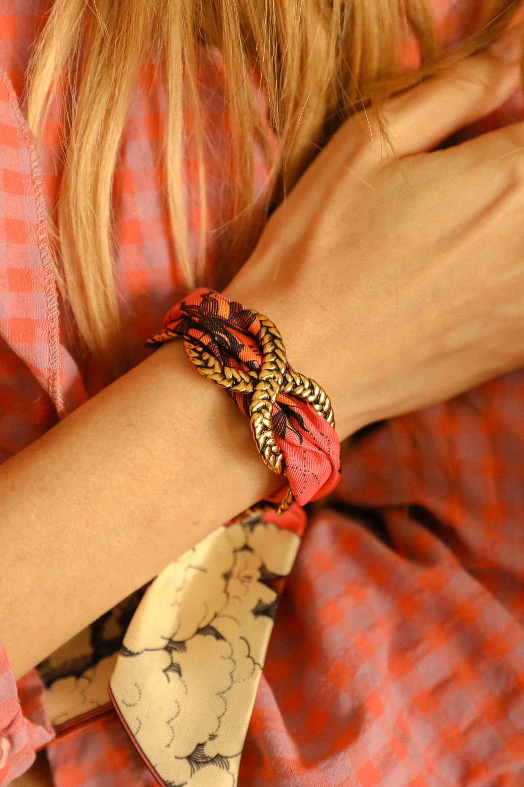 Braided cuff, silk-free