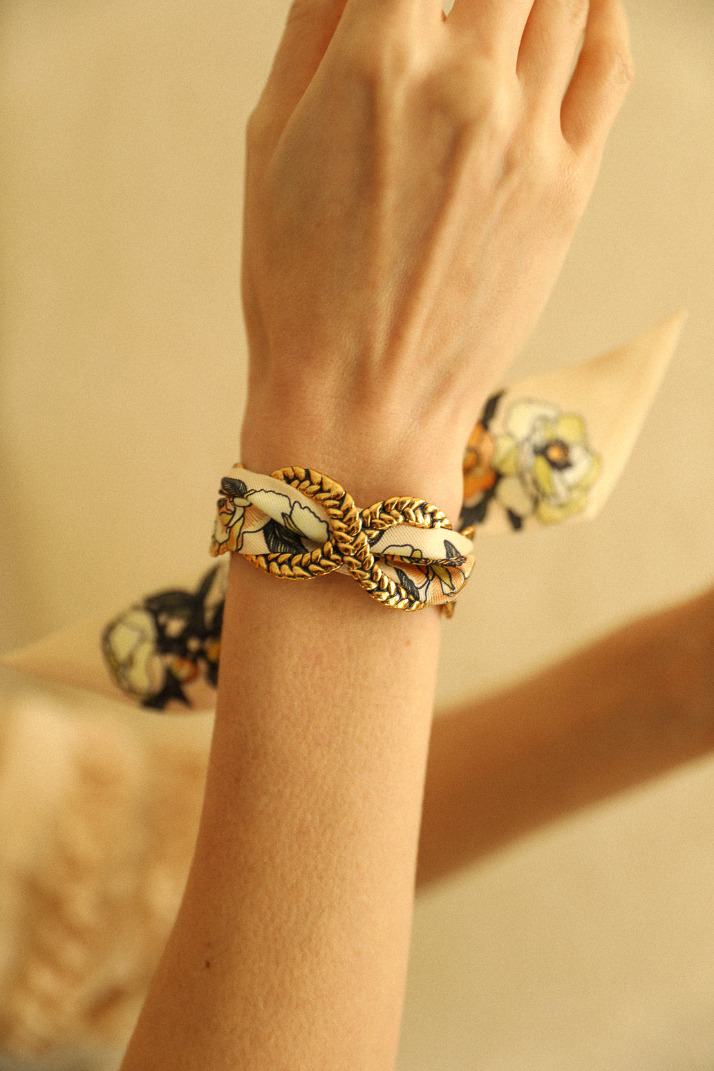 Braided cuff, silk-free
