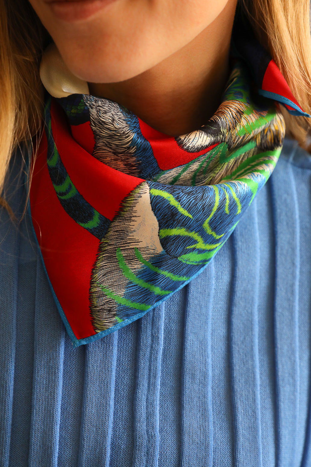 Bandana en soie 55cm Prédateurs, Rouge