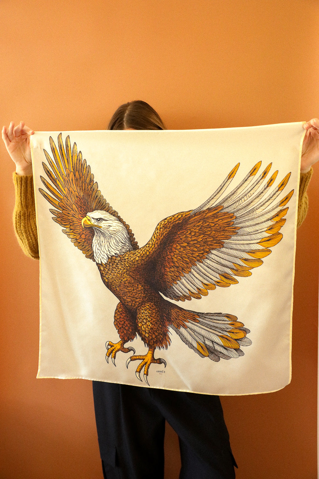 Carré de soie 70cm Aigle, Nacre
