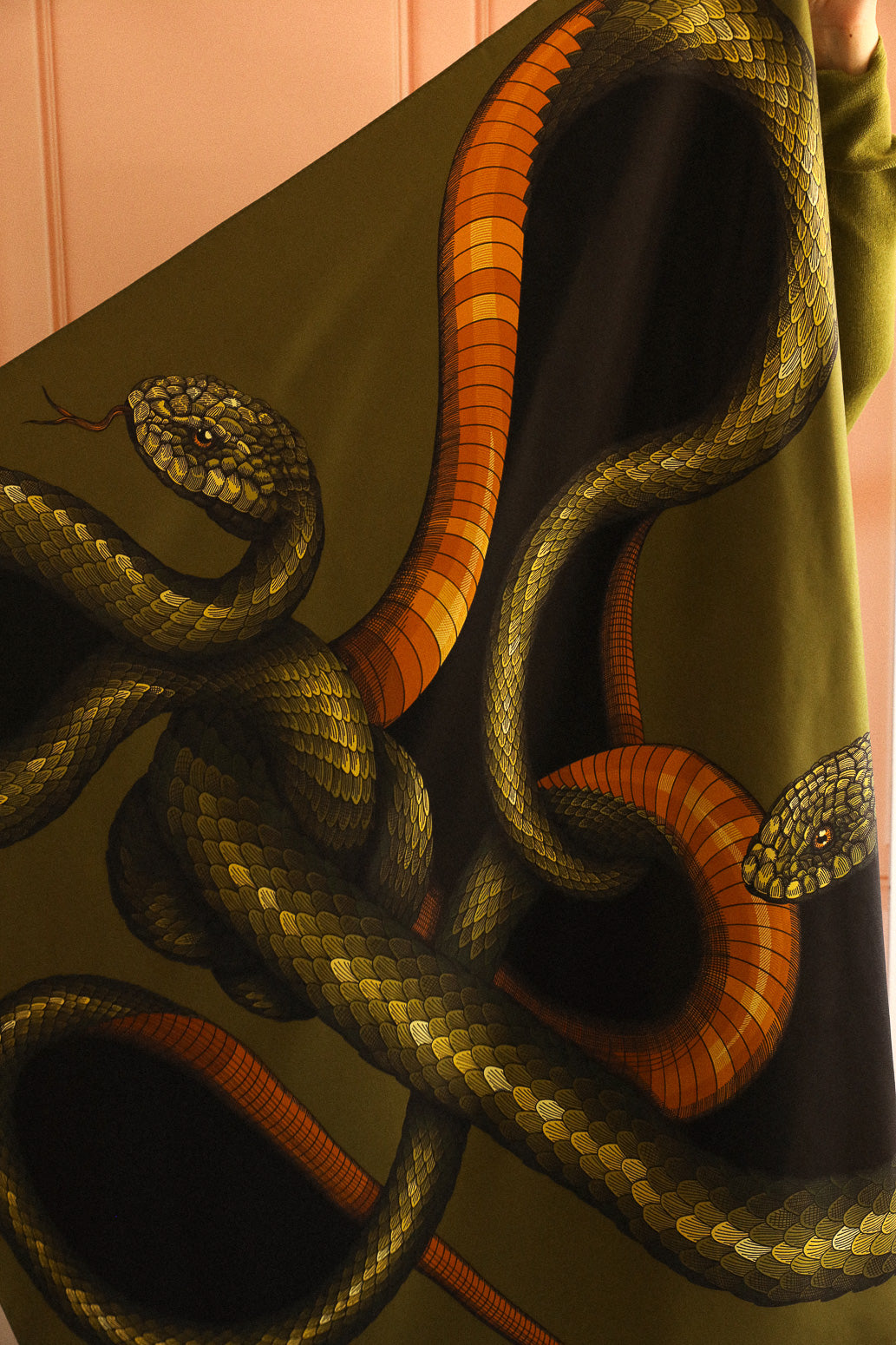 Carré de soie 90cm Serpents, Kaki