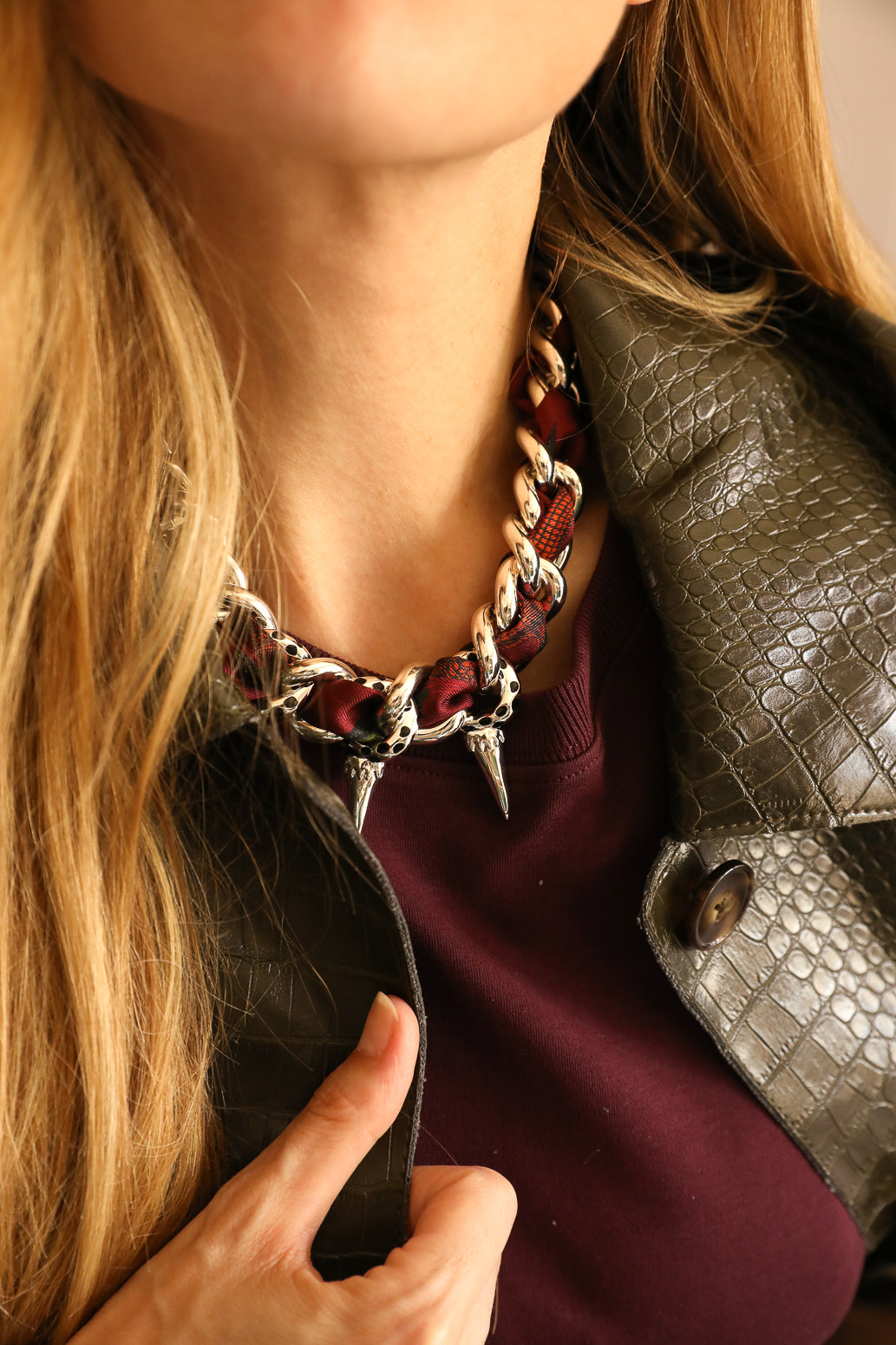 Collier Léopard argent en laiton argenté et émail, bijou ANNÉE Paris – vue 9