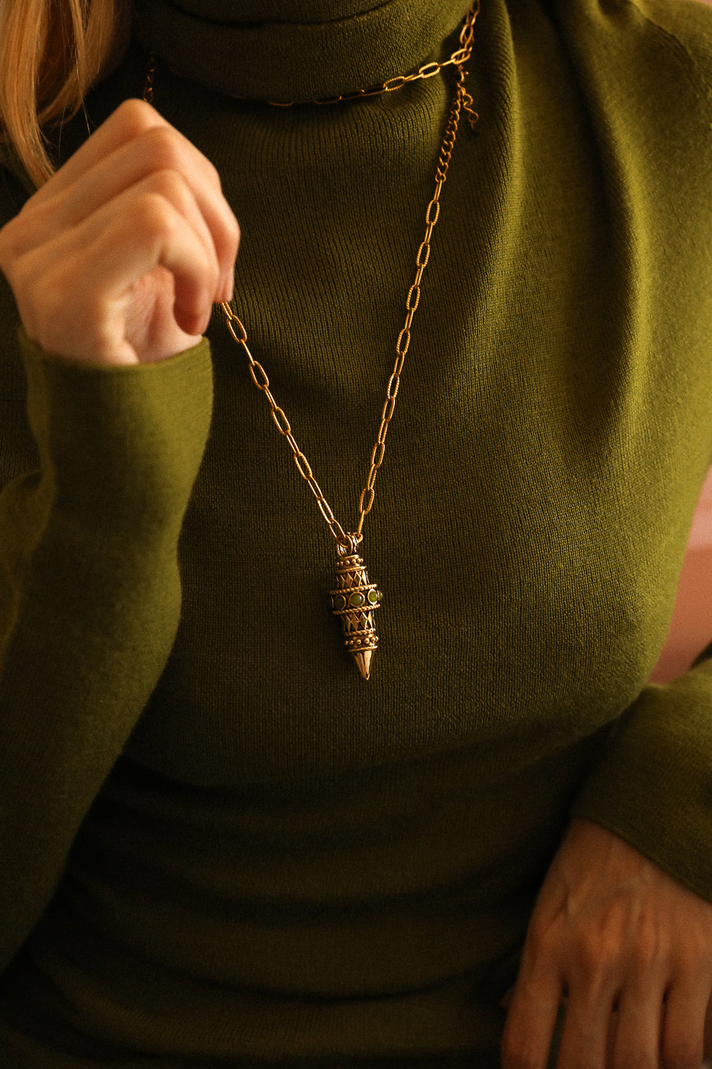 Collier Pendule, incrusté d'Agate Verte