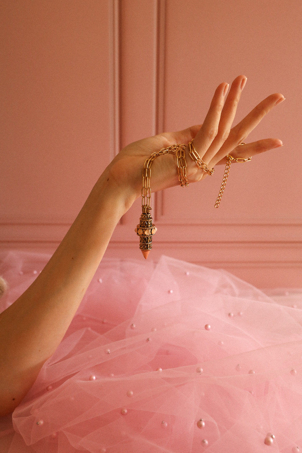 Collier Pendule, incrusté de Quartz Rose