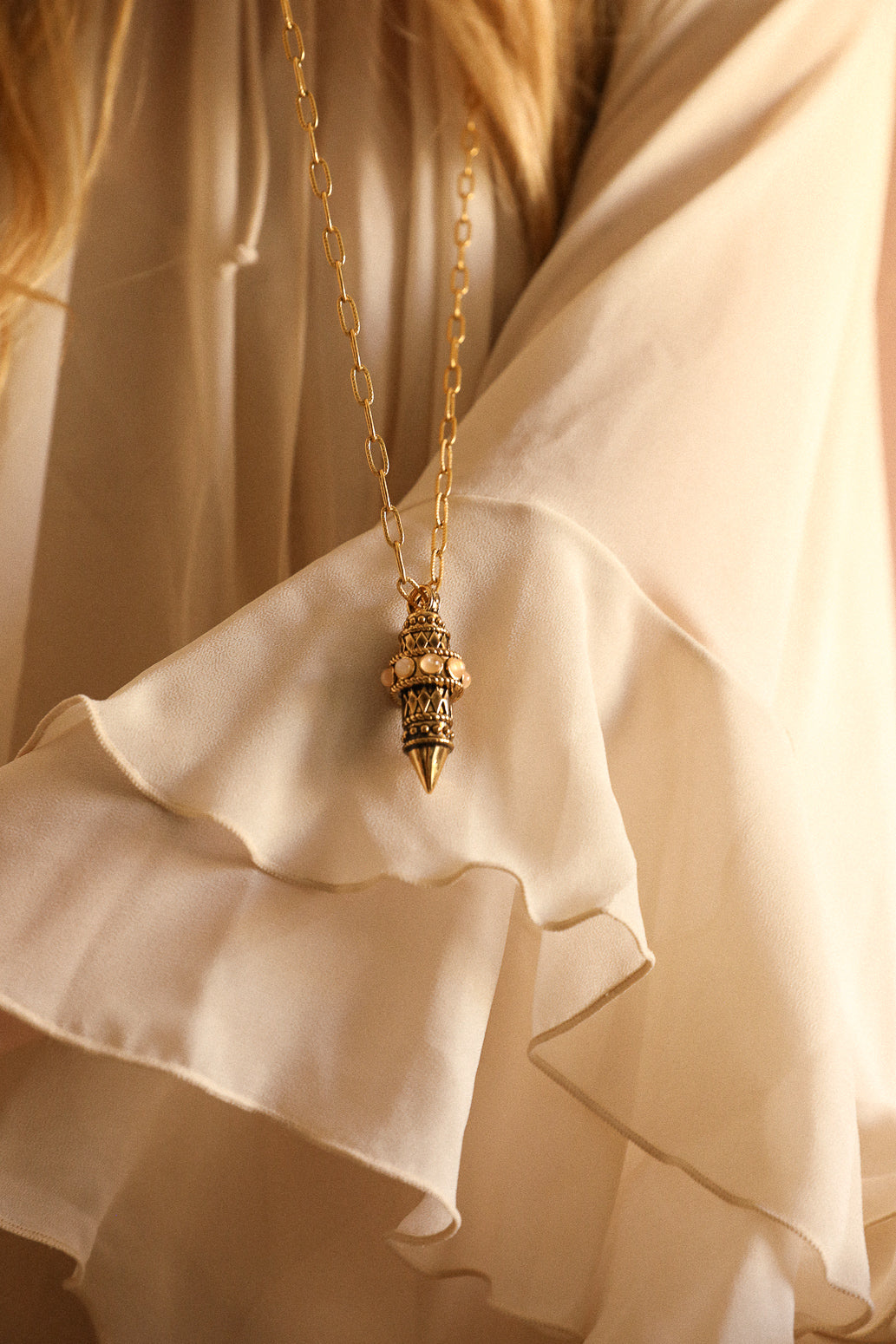 Collier Pendule, incrusté de Quartz Rose