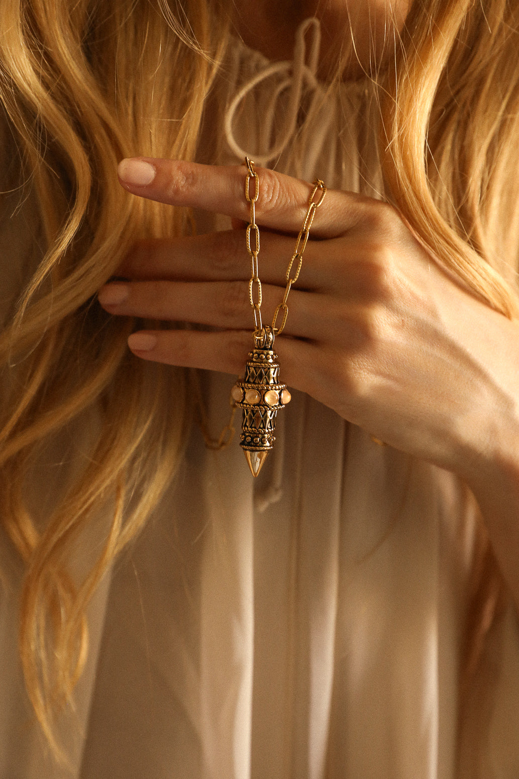 Collier Pendule, incrusté de Quartz Rose