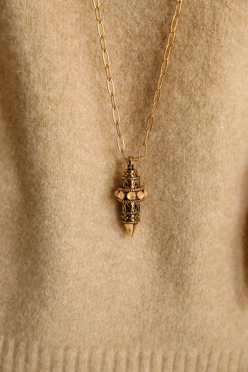 Collier Pendule, incrusté de Quartz Rose