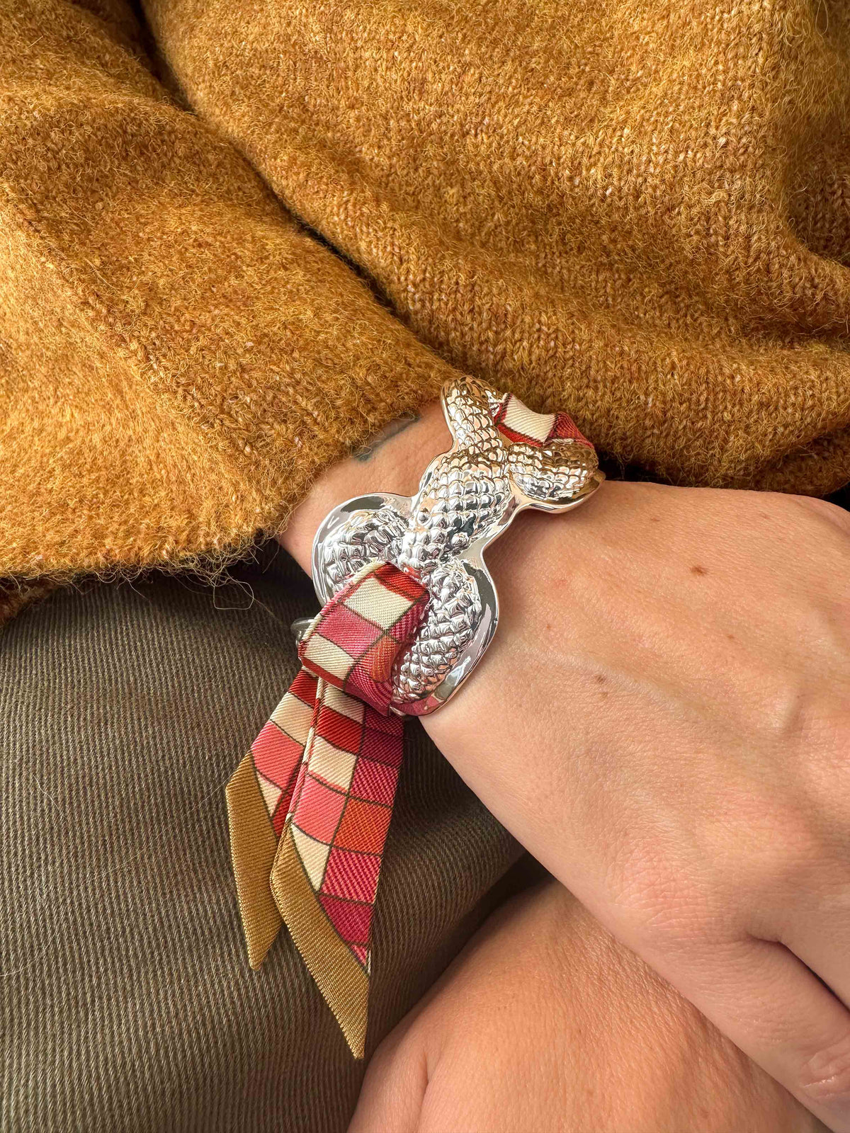 Serpentarius Cuff and Astral Map Ribbon, Neutral