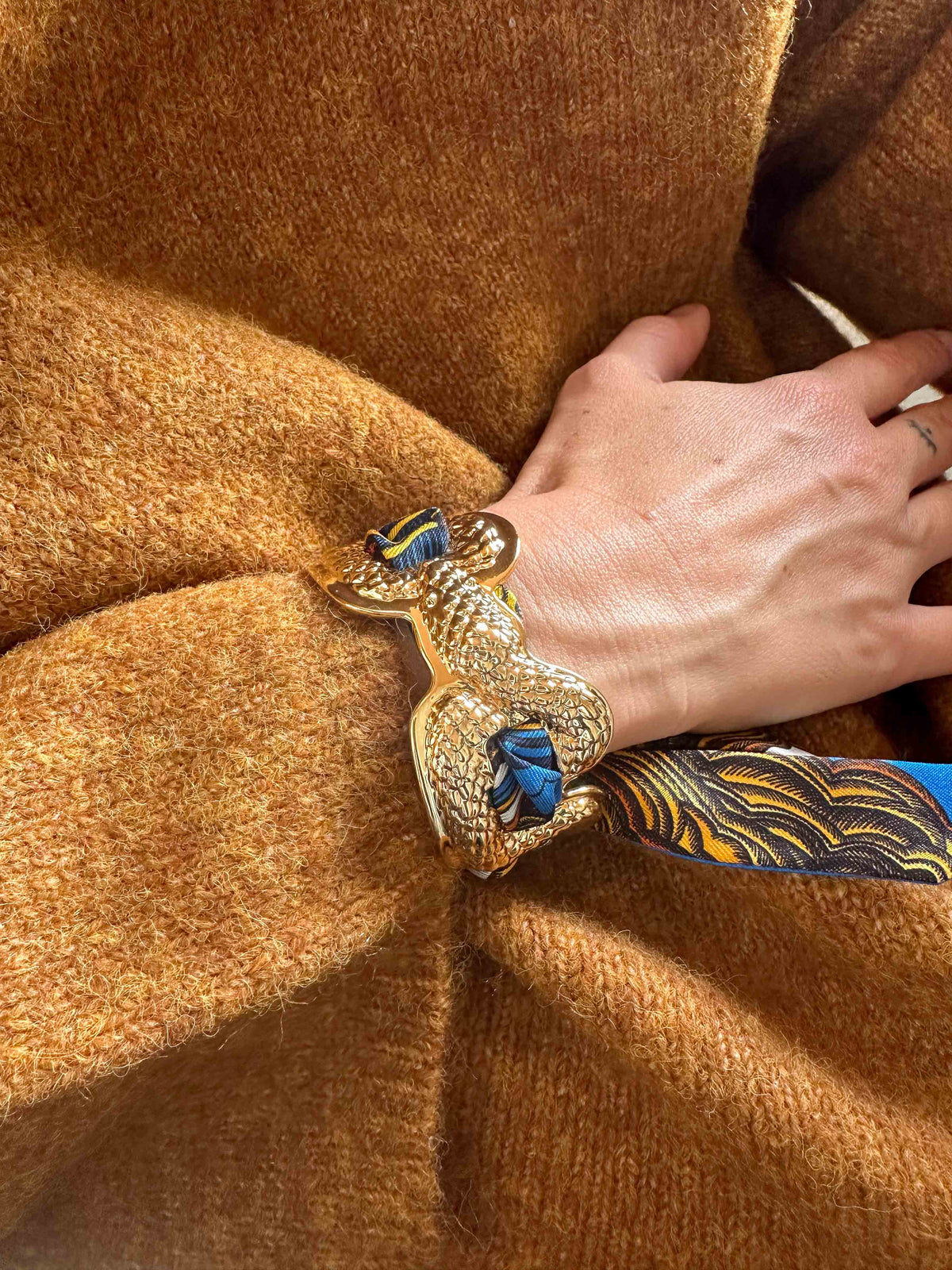 Serpentarius Cuff and Astral Map Ribbon, Neutral