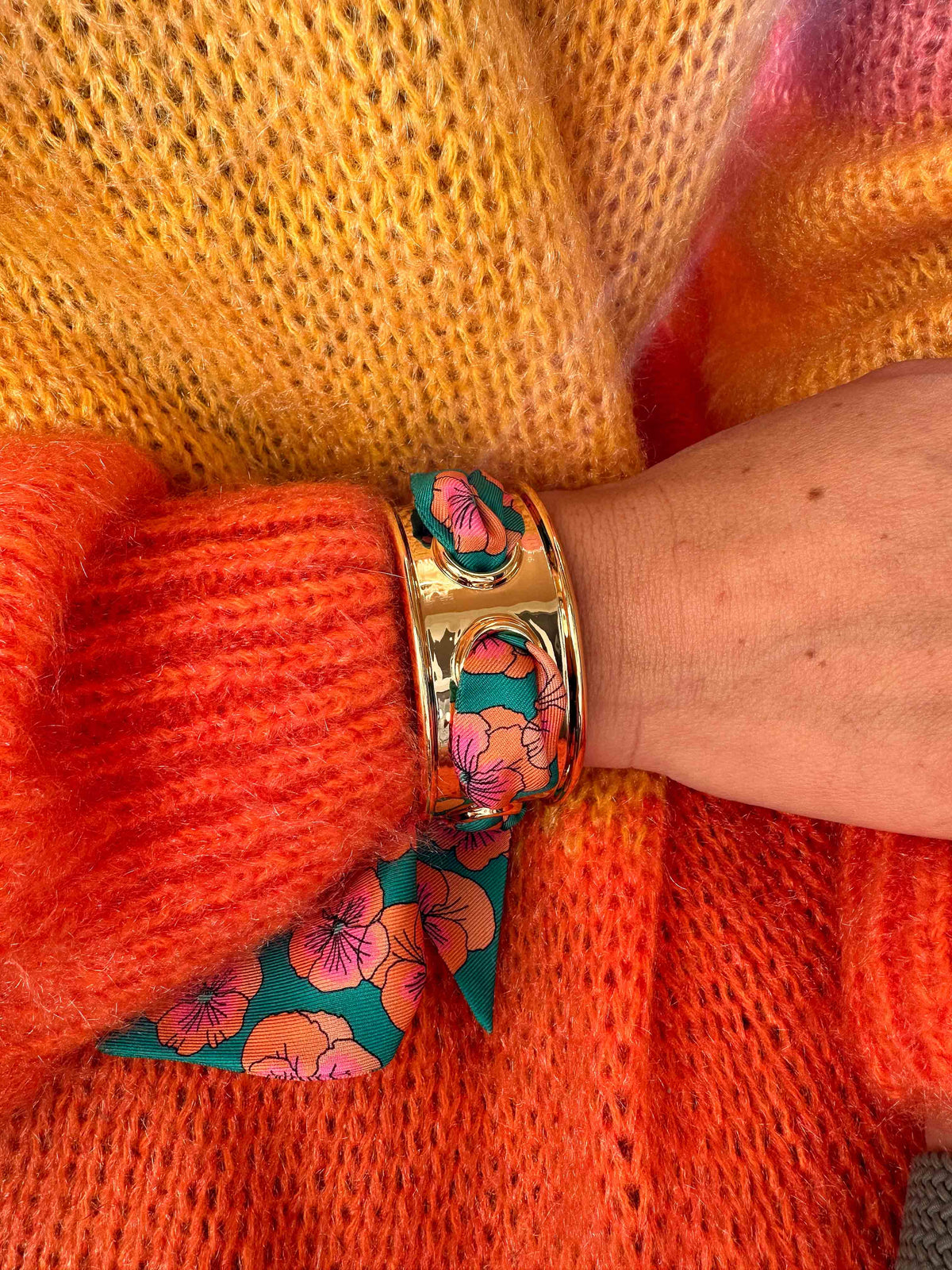 November cuff and Leopard ribbon, blue/yellow