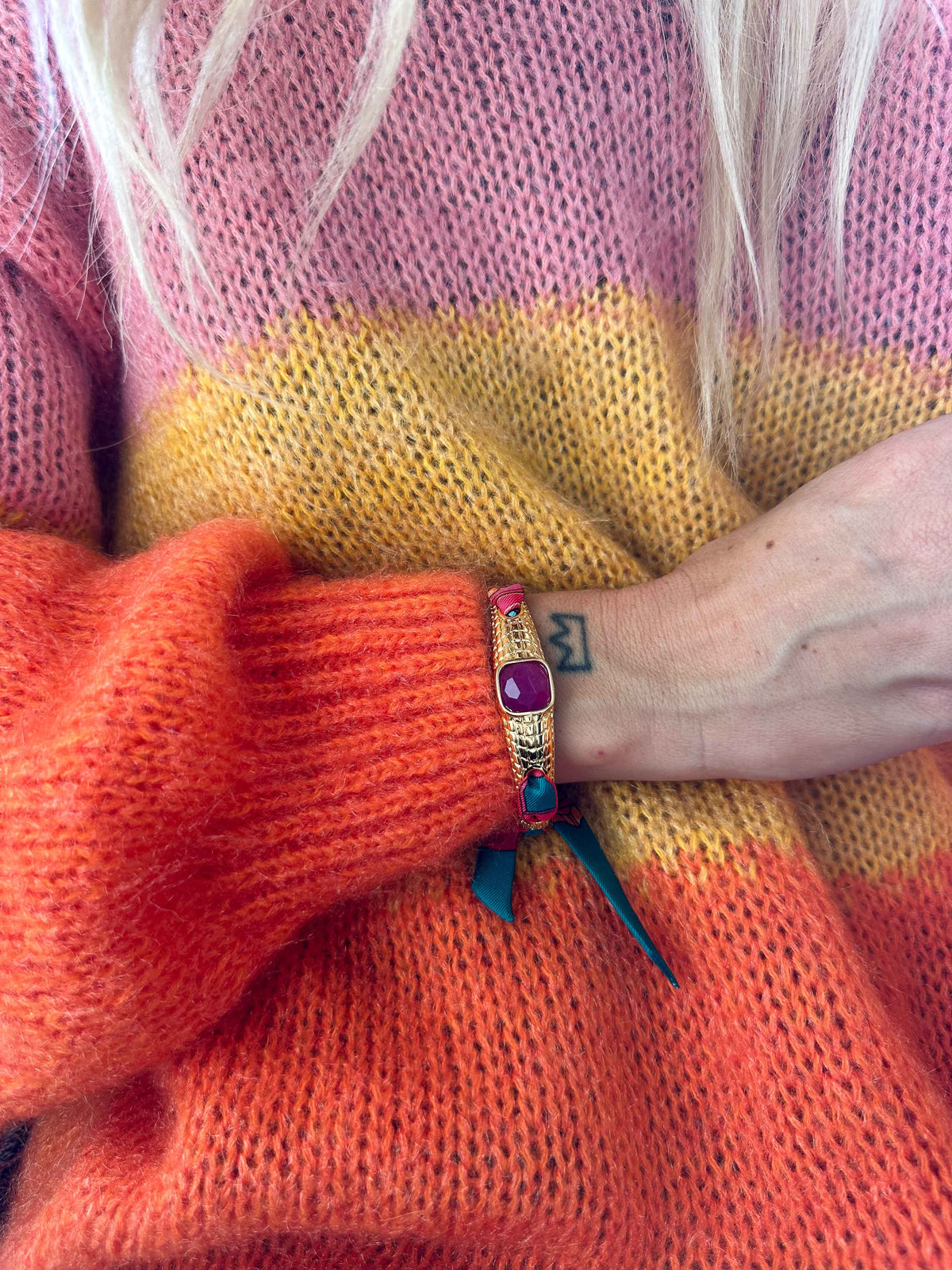 Caïman bracelet in fuchsia agate and colorful Marinière ribbon
