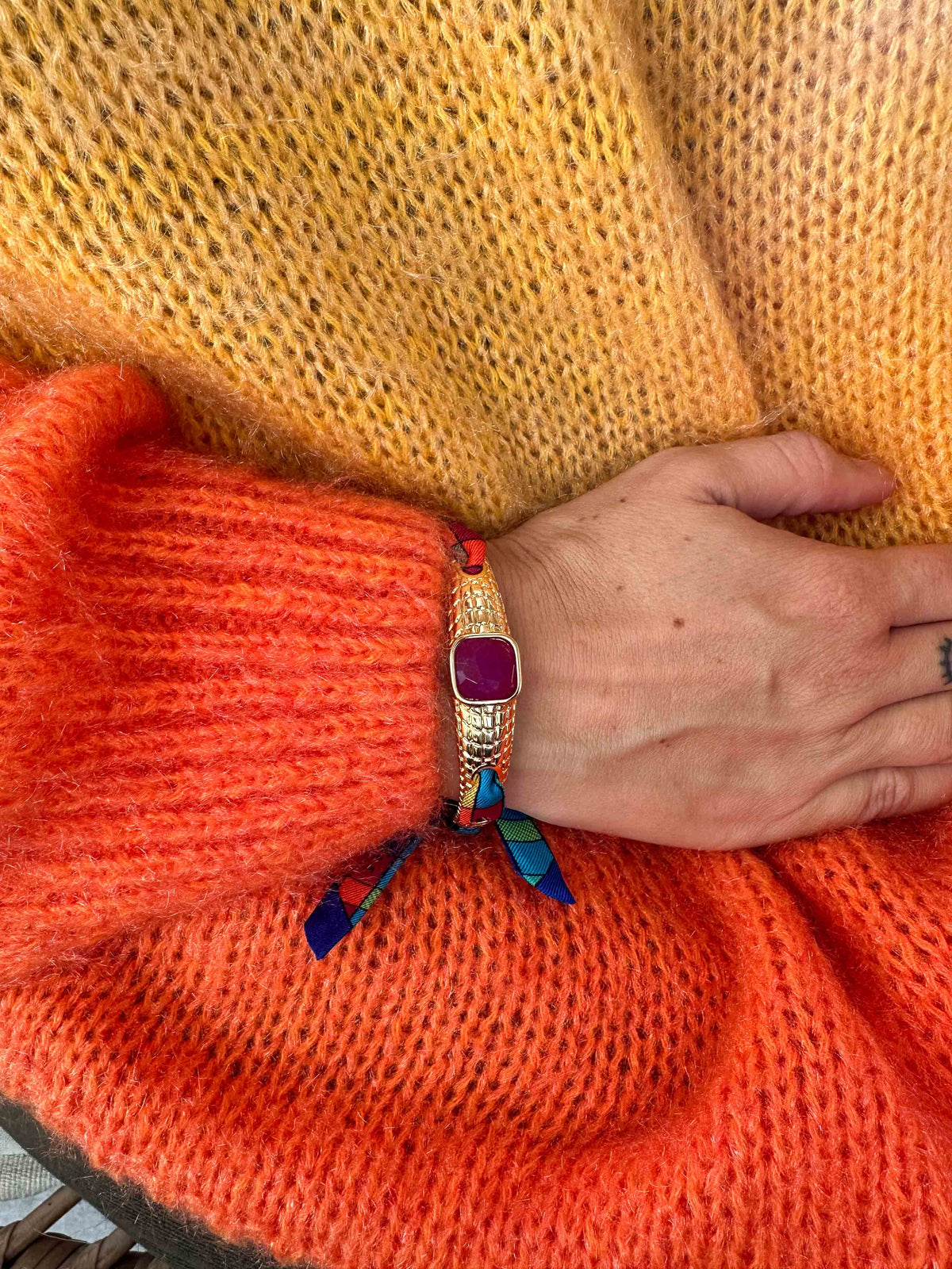 Caïman bracelet in fuchsia agate and colorful Marinière ribbon