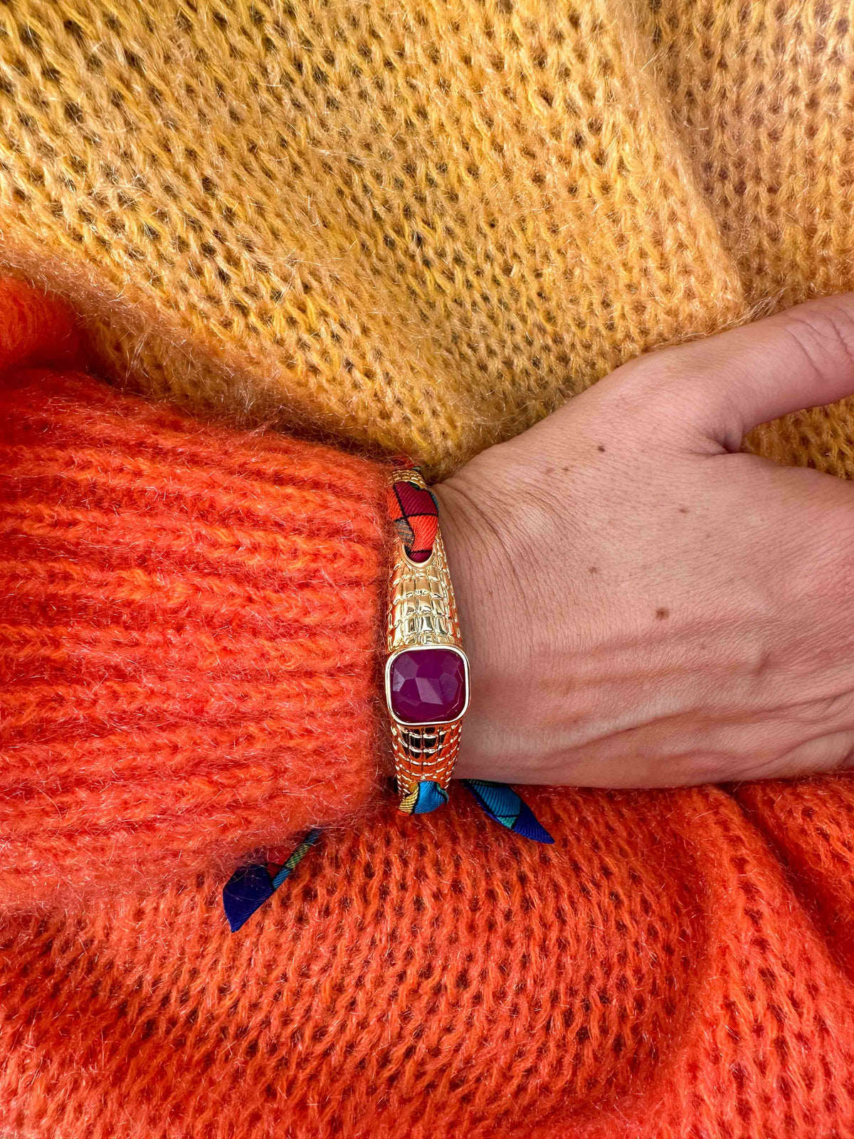 Caïman bracelet in fuchsia agate and colorful Marinière ribbon