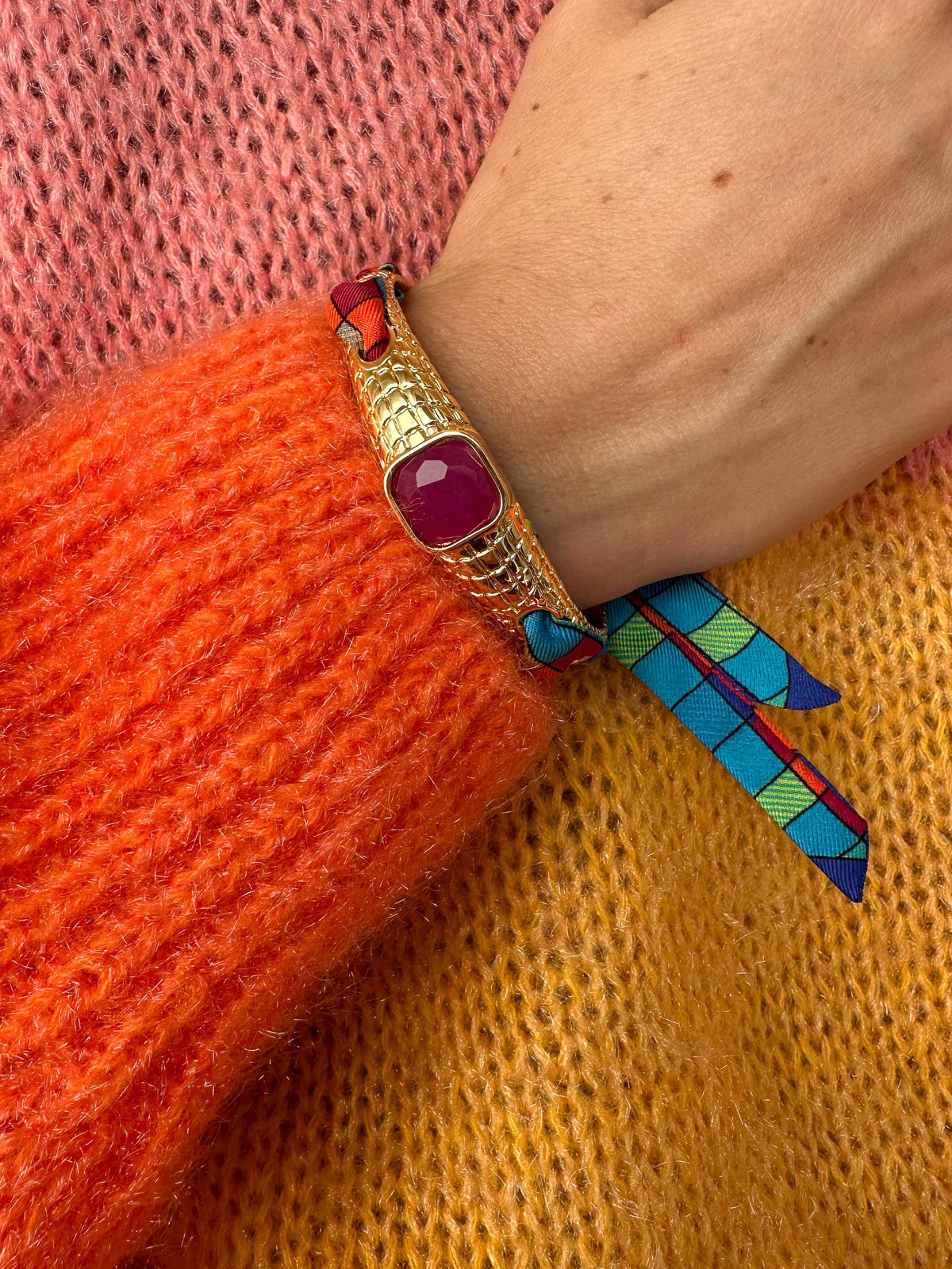 Caïman bracelet in fuchsia agate and colorful Marinière ribbon