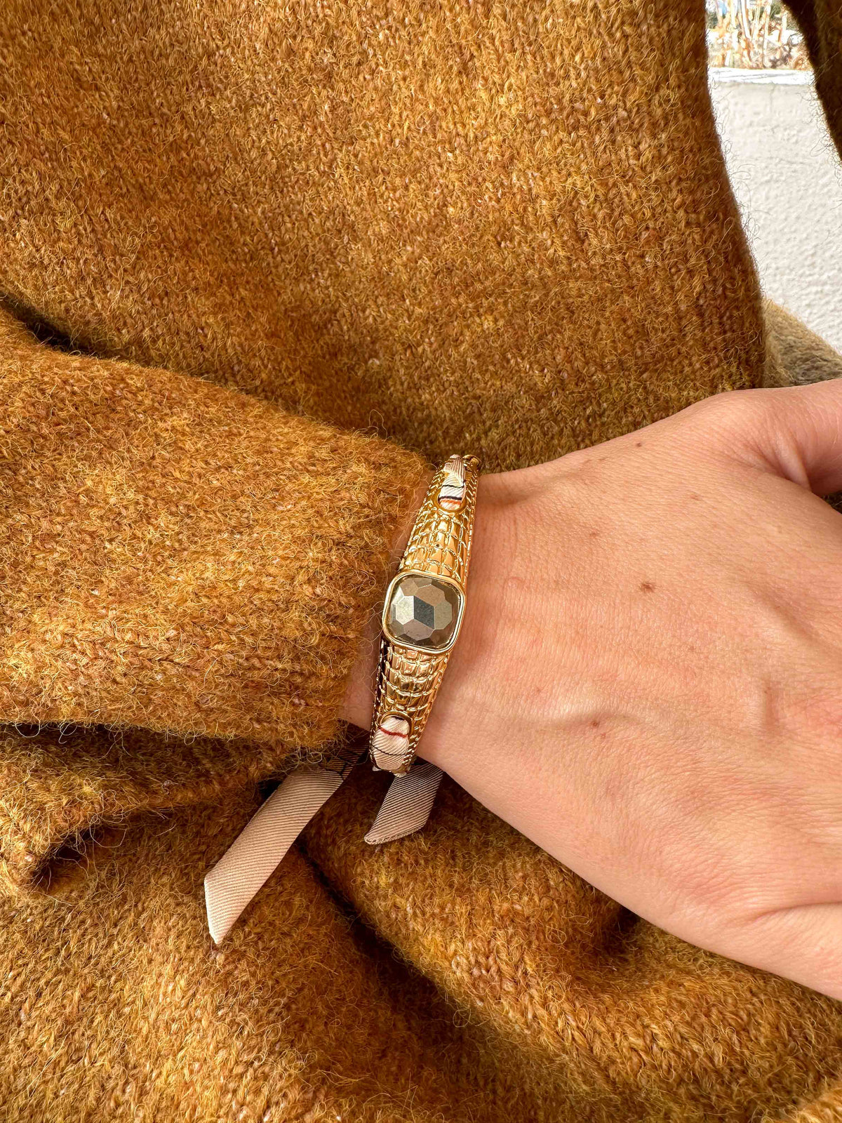 Caiman Bracelet in Pyrite and Neutral Parrot Ribbon